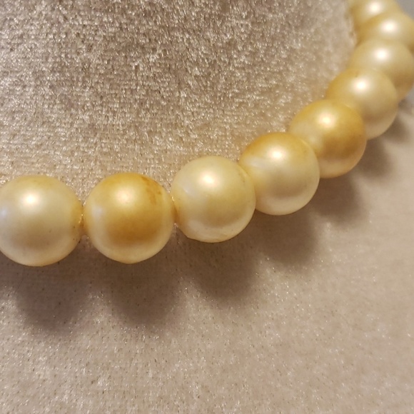 VINTAGE Faux Pearl Bead Choker Necklace Classic! - Picture 5 of 8